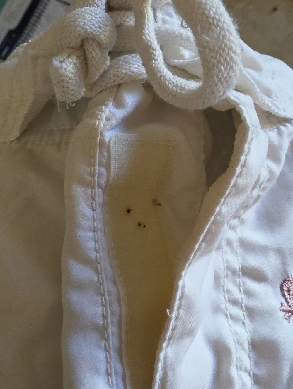 Old Navy White Swim Shorts with Gray Embroidered Skulls Size XXL